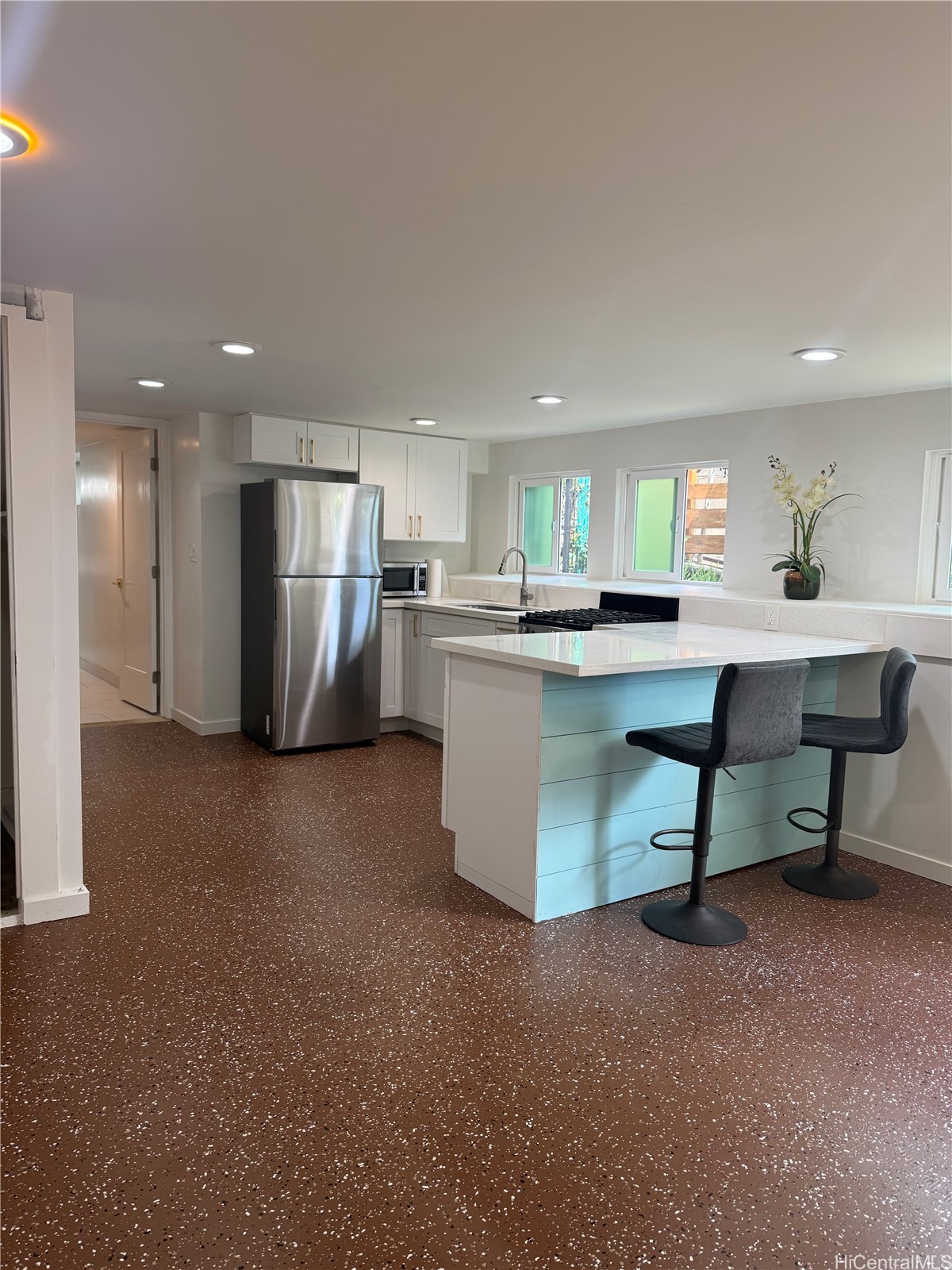 202618733 Property Photo 1