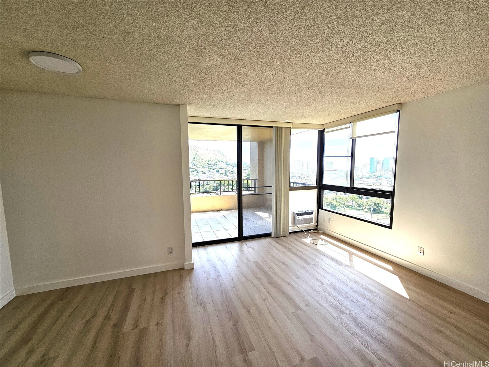 55 S Judd Street 1506 Property Photo 4