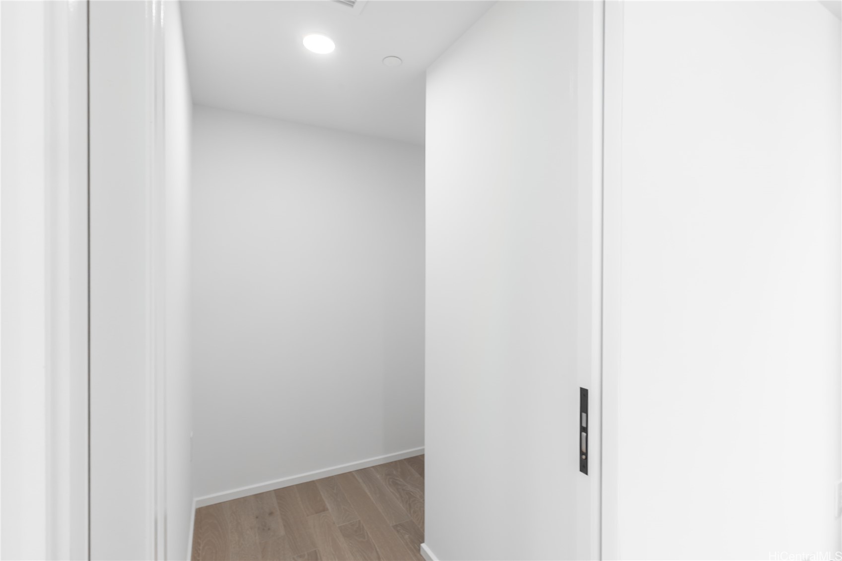 333 Ward Avenue 1003 Property Photo 17