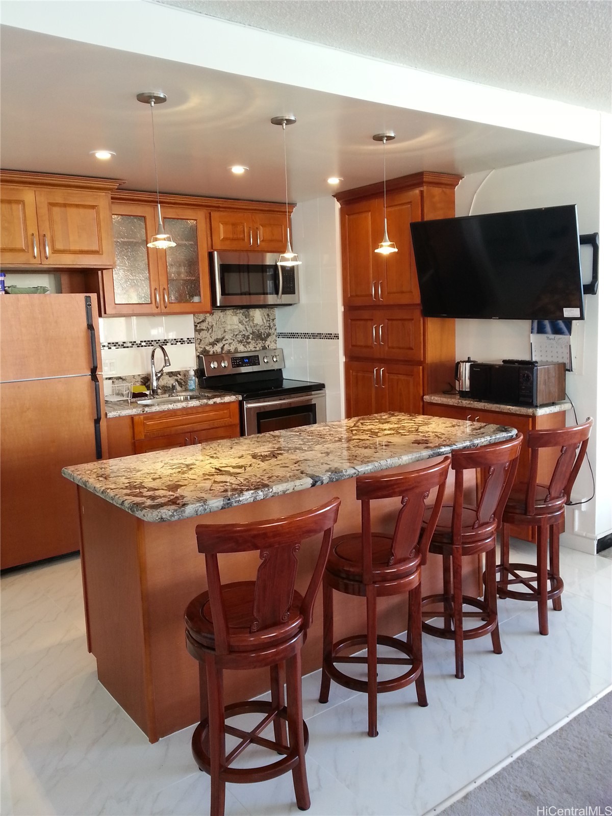 2500 Kalakaua Avenue 1802 Property Photo 8
