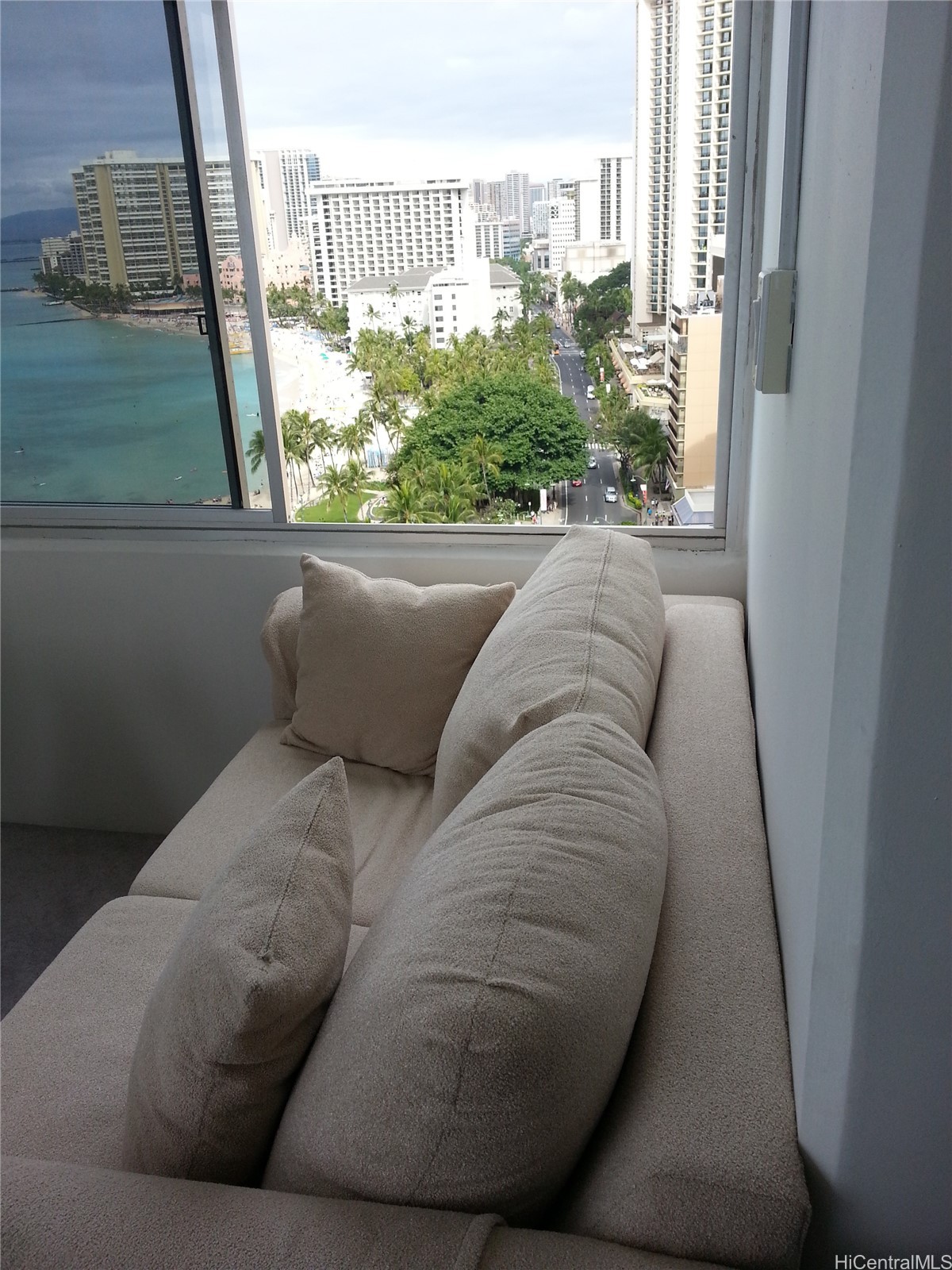 2500 Kalakaua Avenue 1802 Property Photo 10