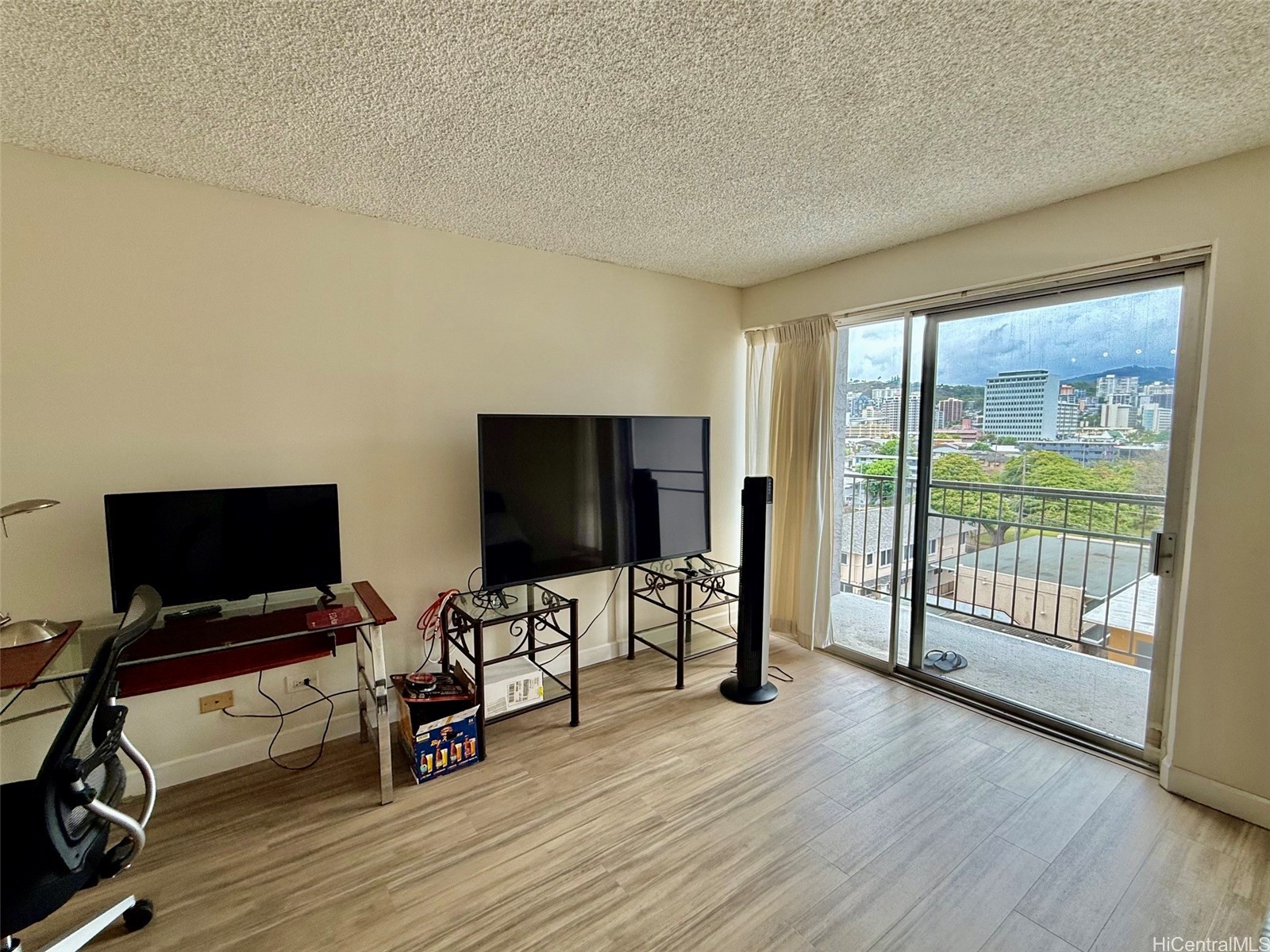 725 Piikoi Street 603 Property Photo 2