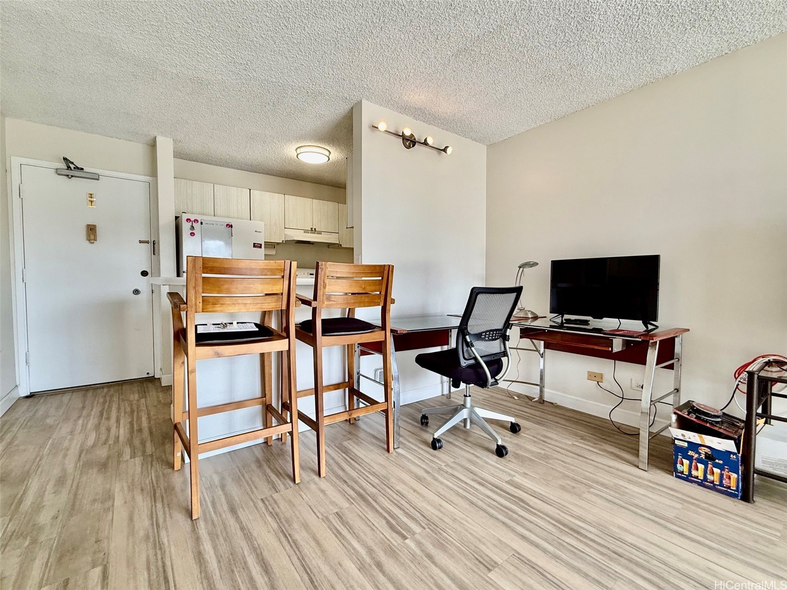 725 Piikoi Street 603 Property Photo 3