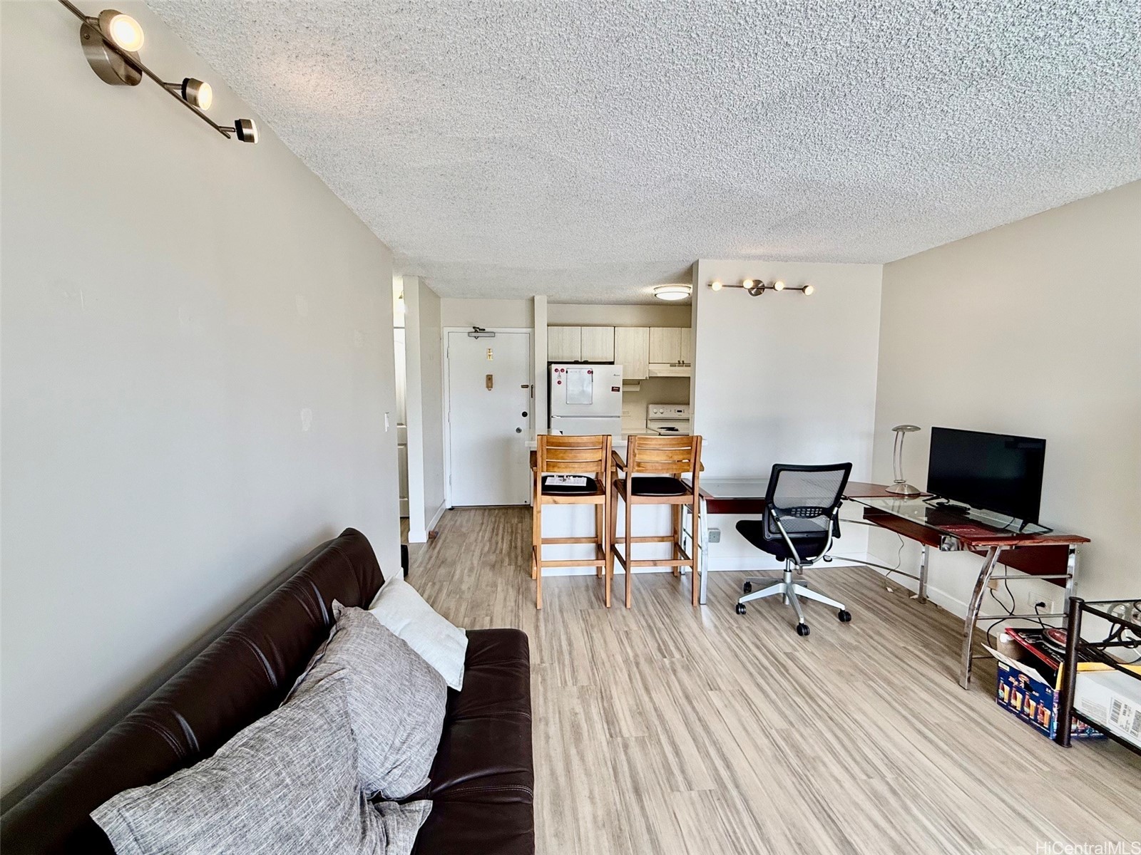 725 Piikoi Street 603 Property Photo 6