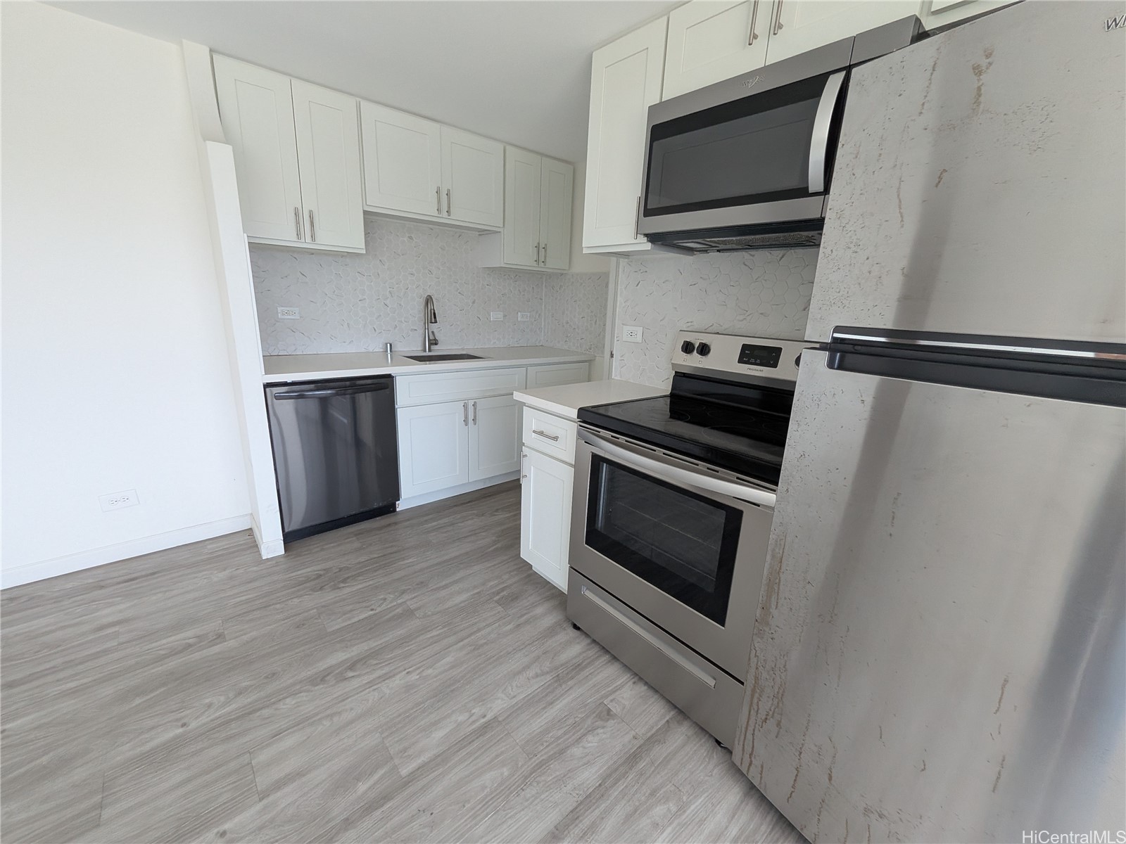 2525 Date Street 1802 Property Photo 4