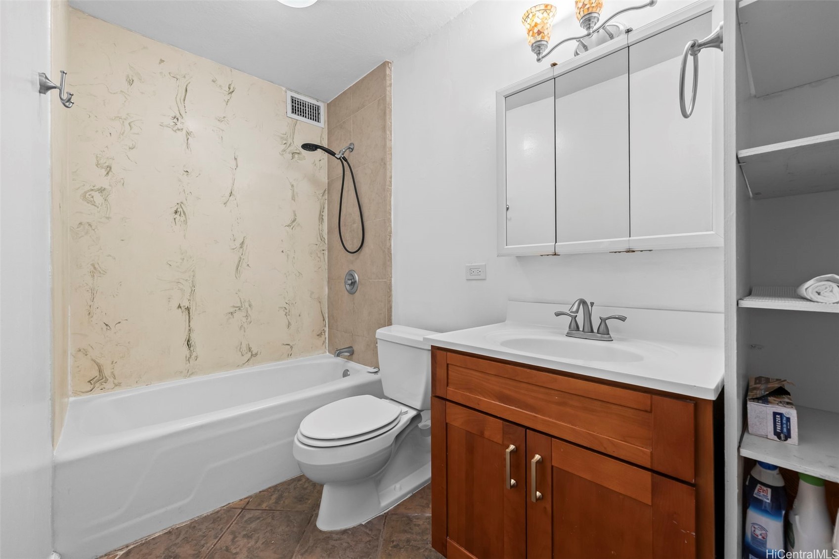 1630 Liholiho Street 505 Property Photo 5