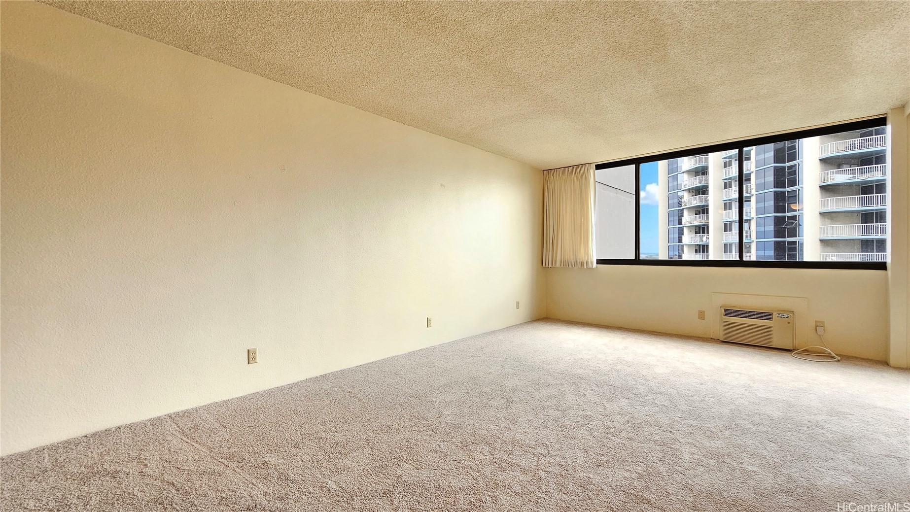 1255 Nuuanu Street E2504 Property Photo 4