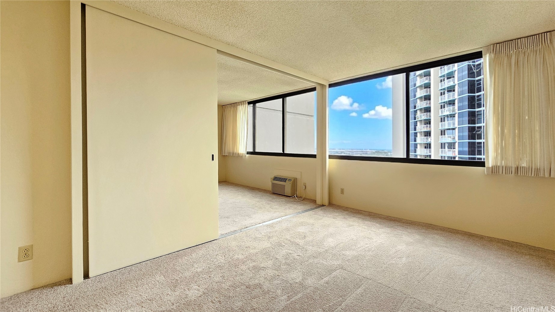 1255 Nuuanu Street E2504 Property Photo 5