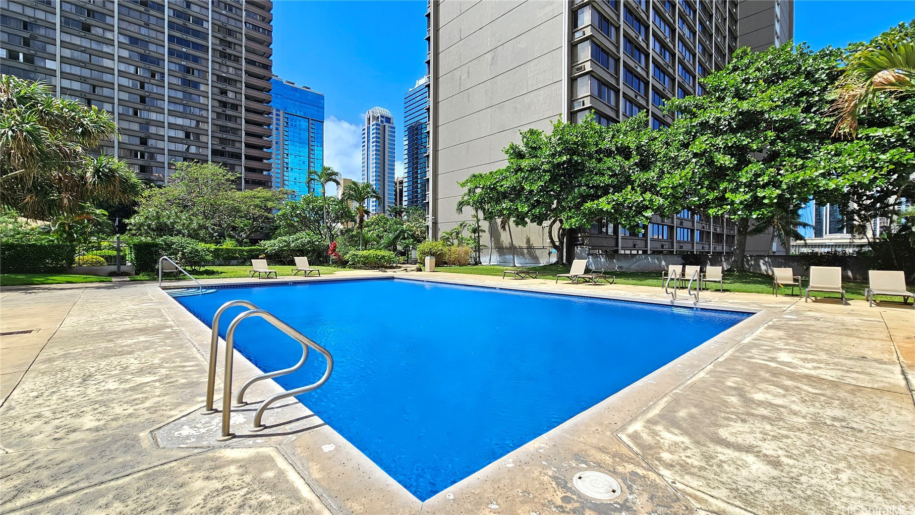 1255 Nuuanu Street E2504 Property Photo 11