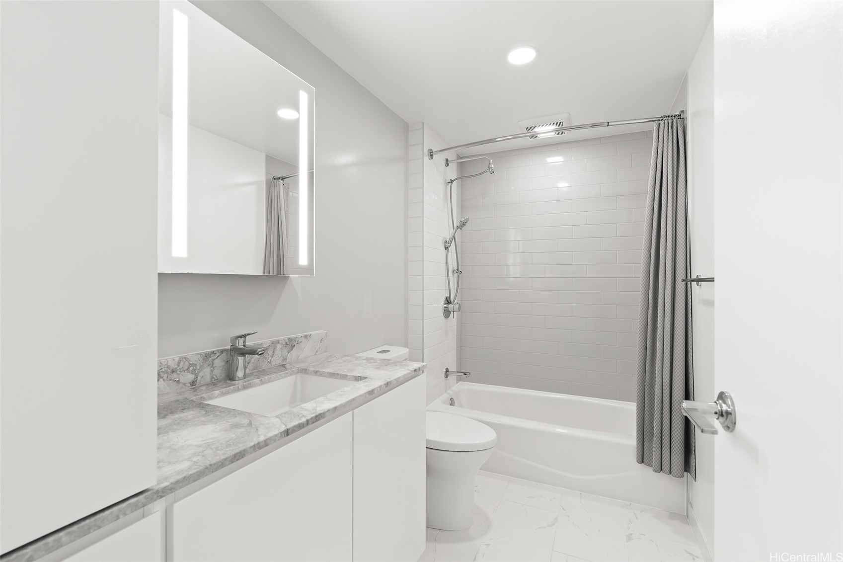 987 Queen Street 3116 Property Photo 6