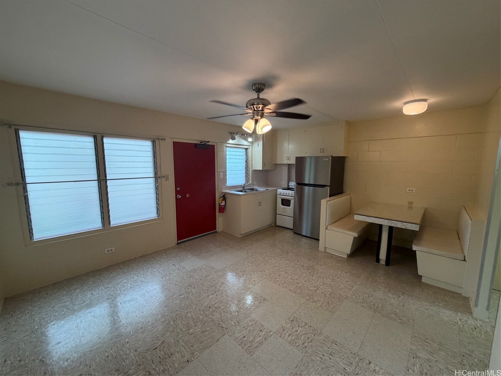 166 Lakeview Circle B Property Photo 1