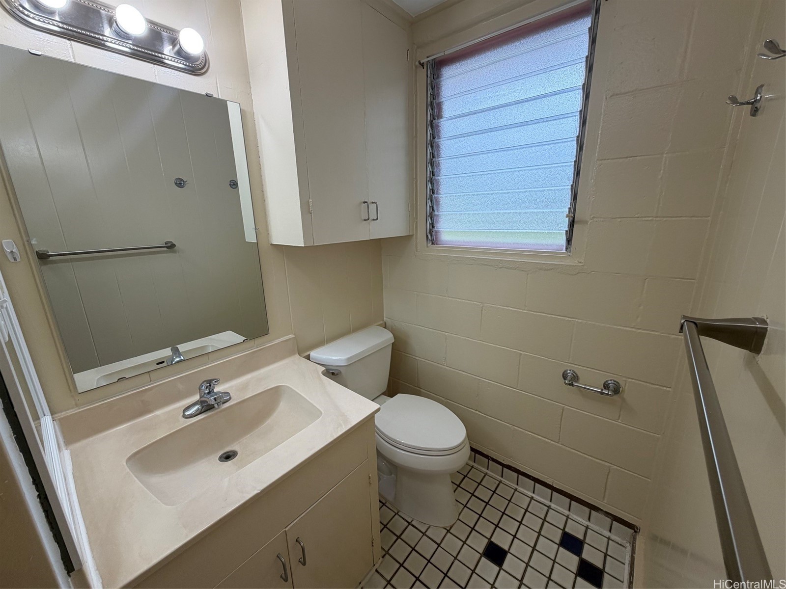 166 Lakeview Circle B Property Photo 5
