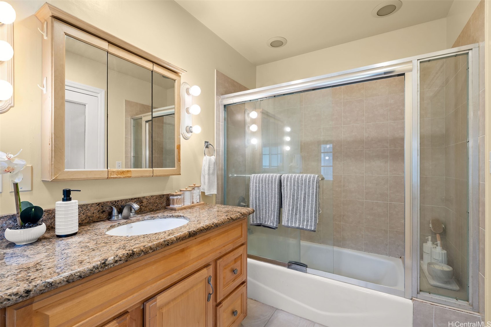 1025 Punahou Street A Property Photo 13