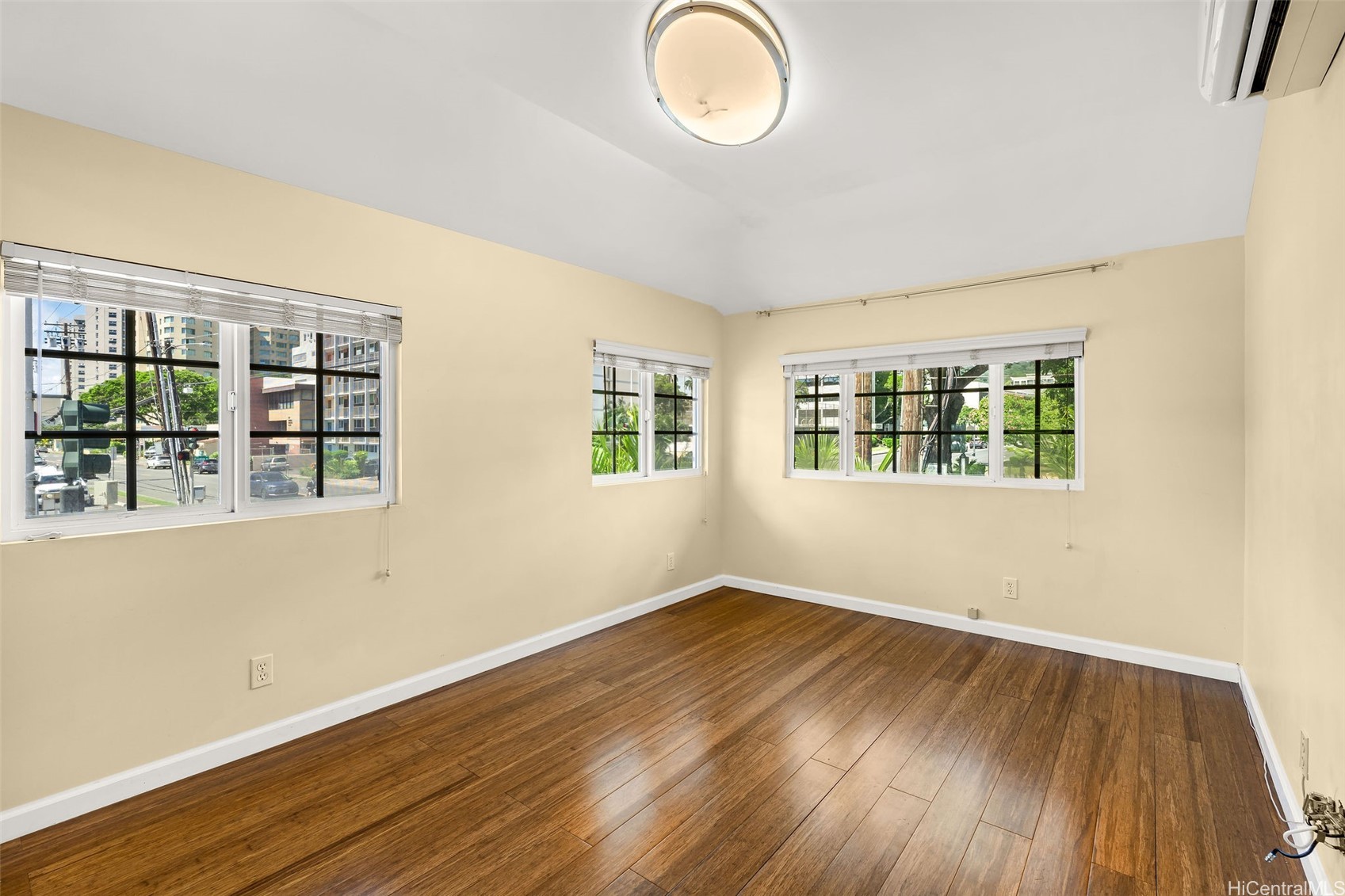 1025 Punahou Street A Property Photo 15