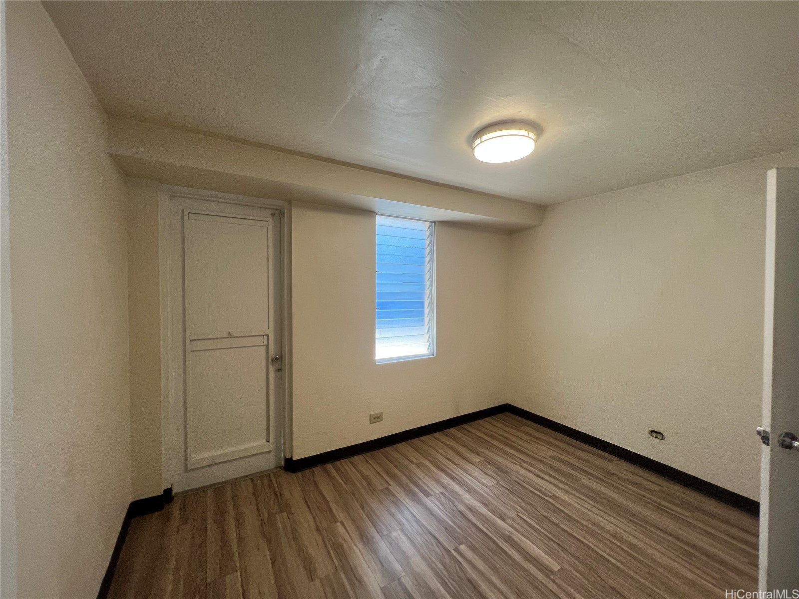 1209 10th Avenue Property Photo 3