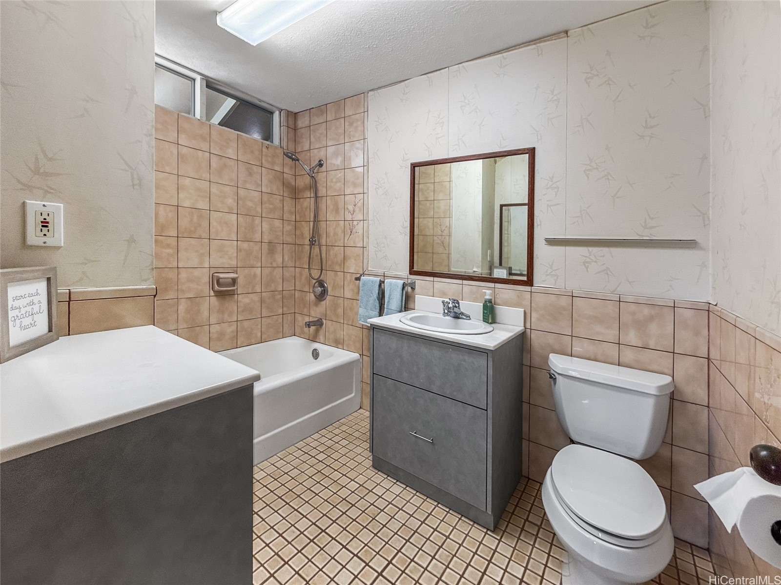226 Elelupe Road Property Photo 10
