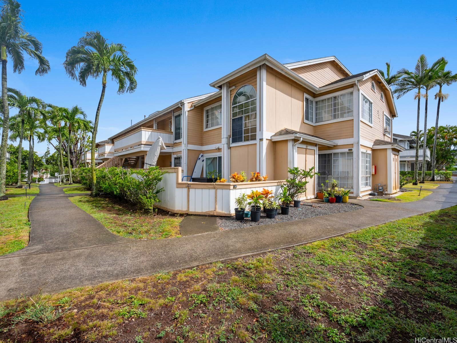 572 Mananai Place 20v Property Photo 3