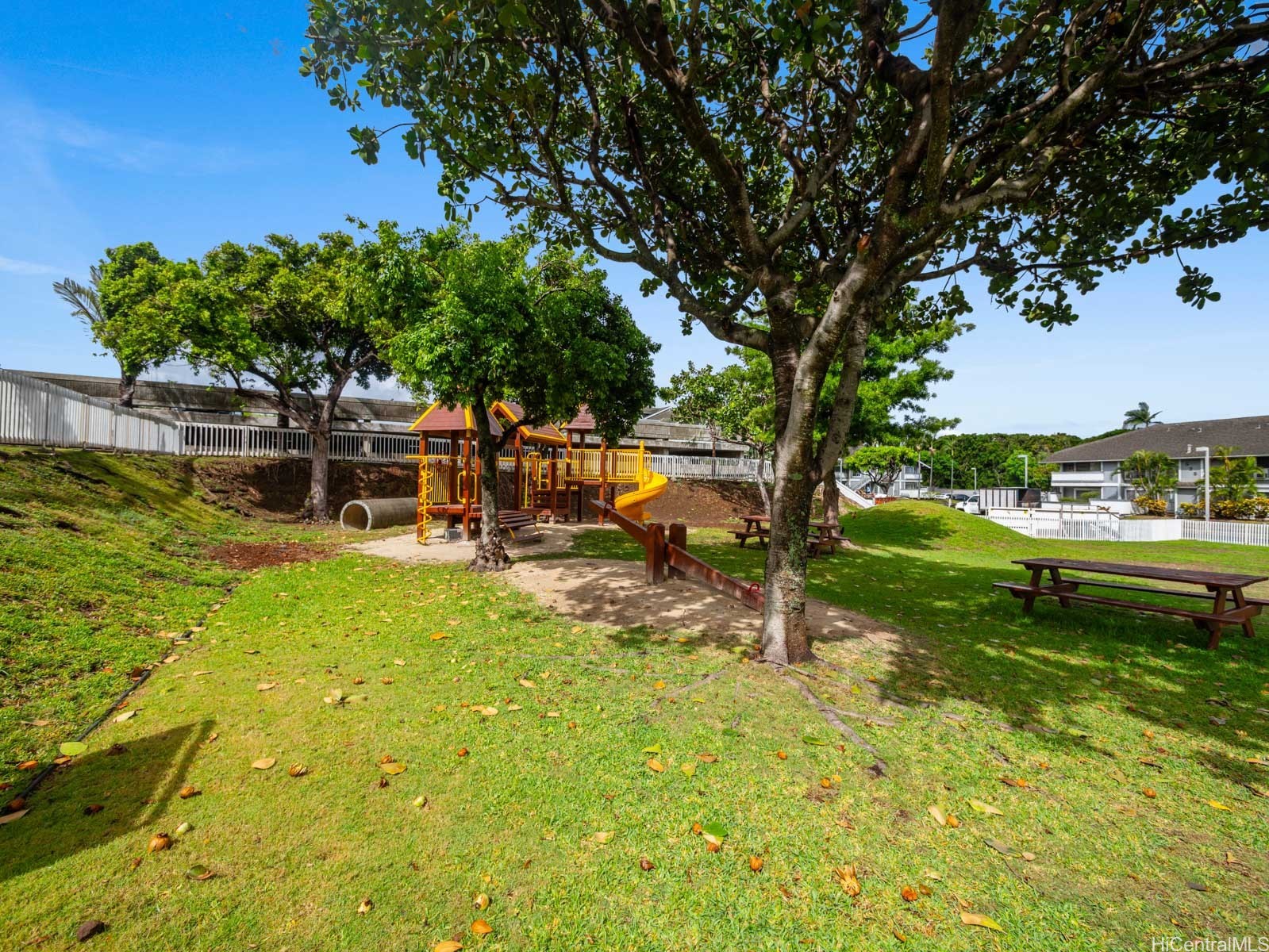 572 Mananai Place 20v Property Photo 4