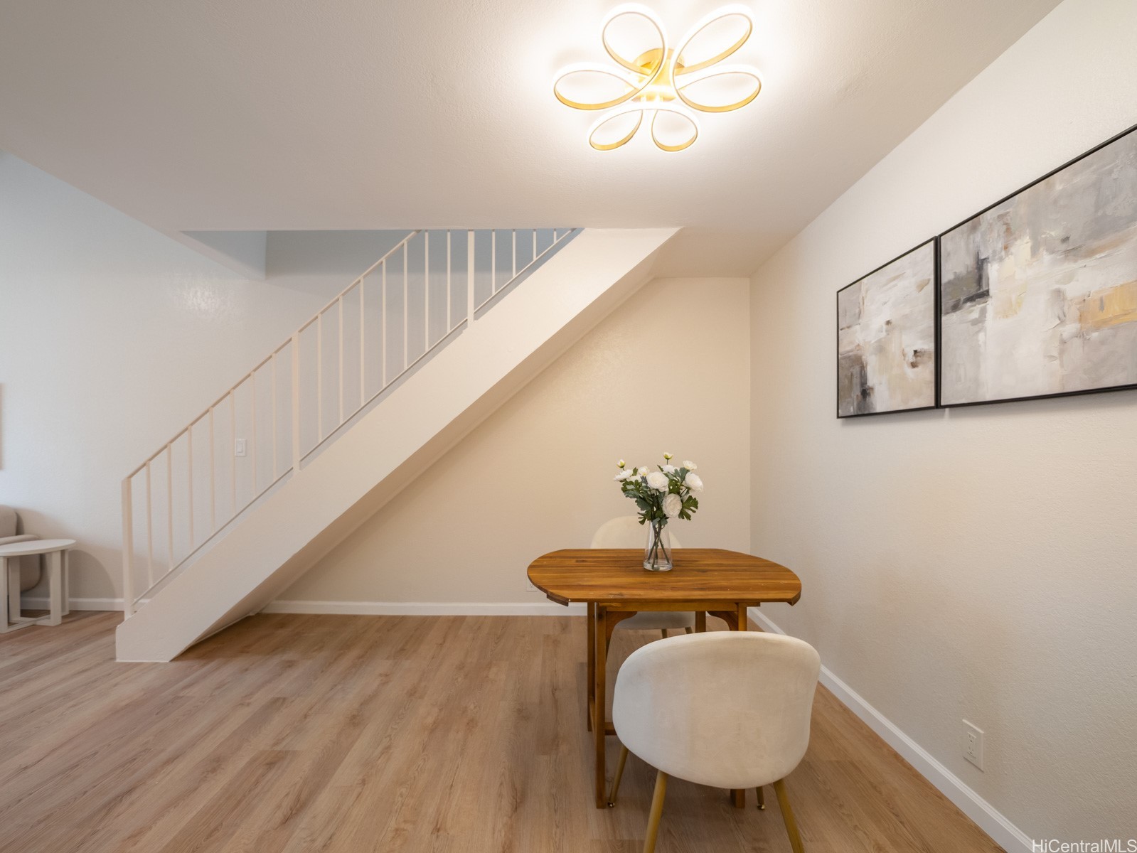 572 Mananai Place 20v Property Photo 11