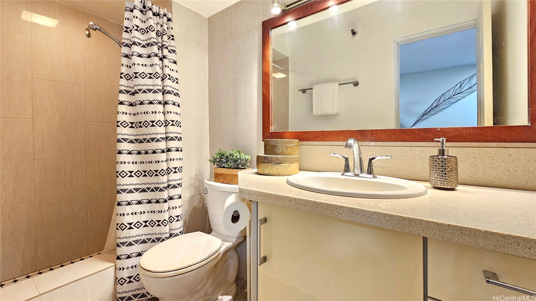 1700 Ala Moana Boulevard 1802 Property Photo 13