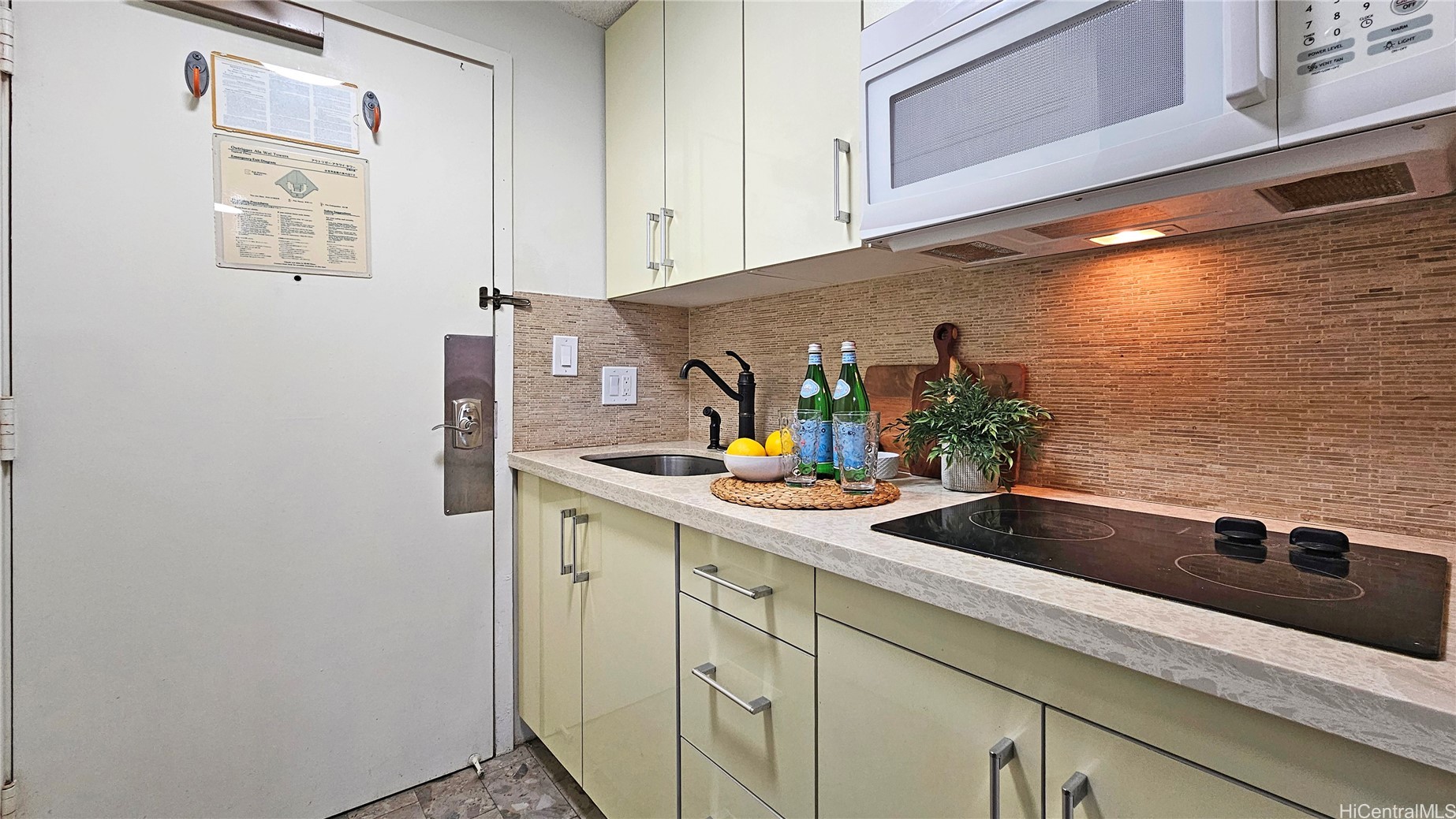 1700 Ala Moana Boulevard 1802 Property Photo 14