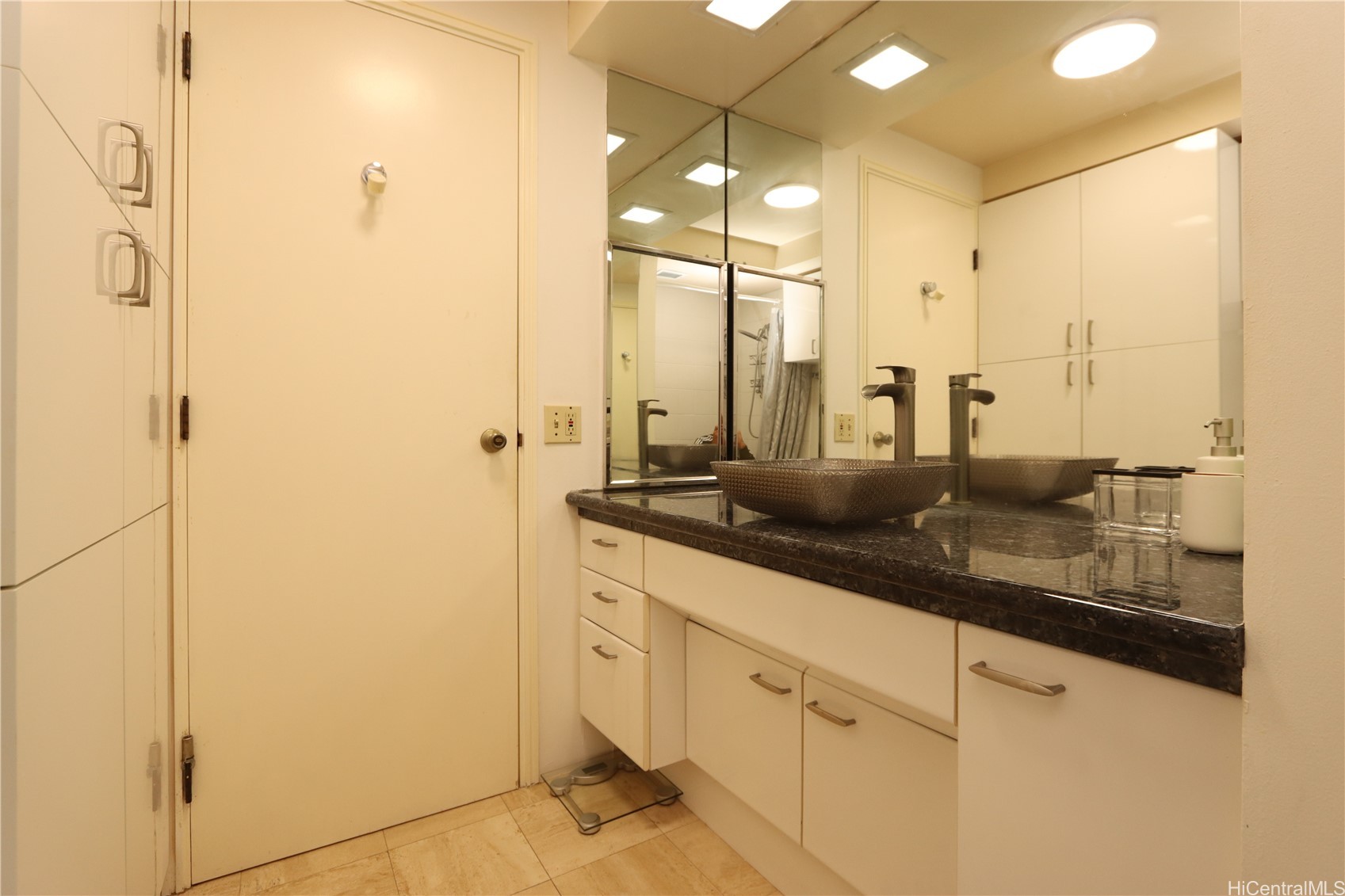 425 South Street 3302 Property Photo 9