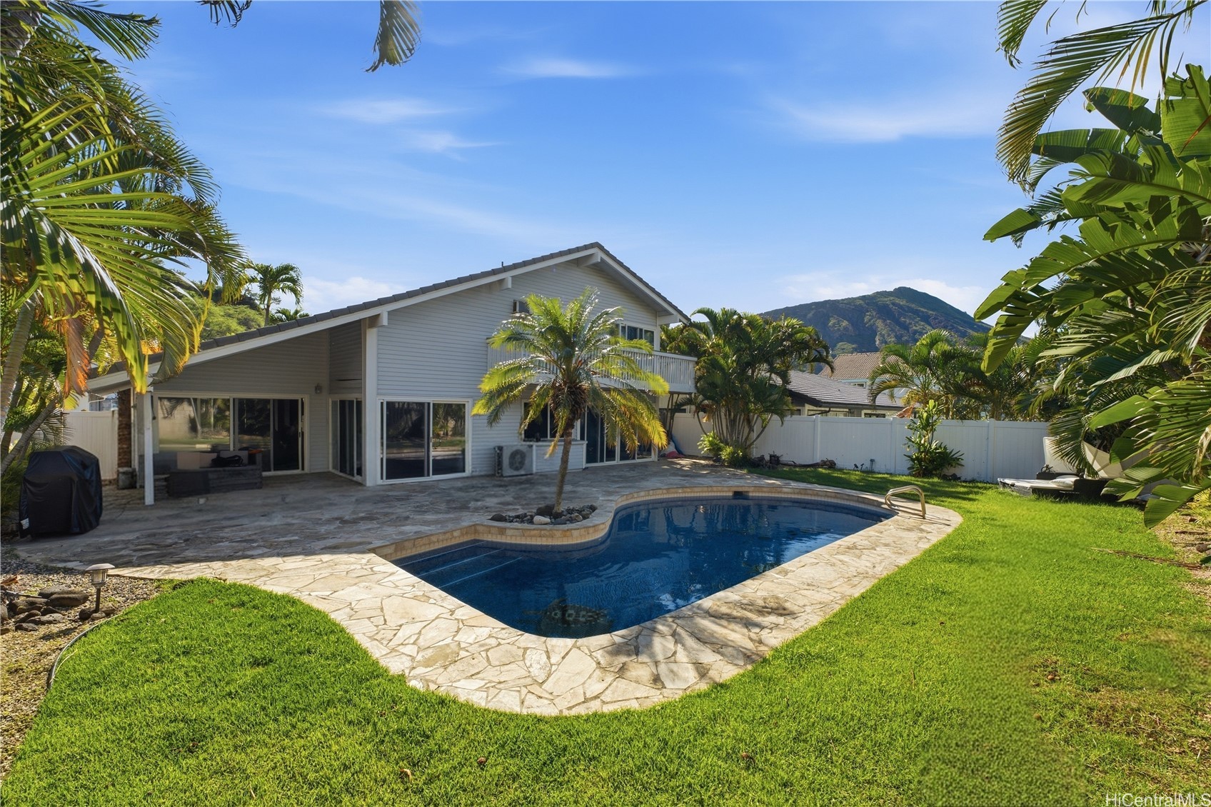 7114 Niumalu Loop Property Photo 1