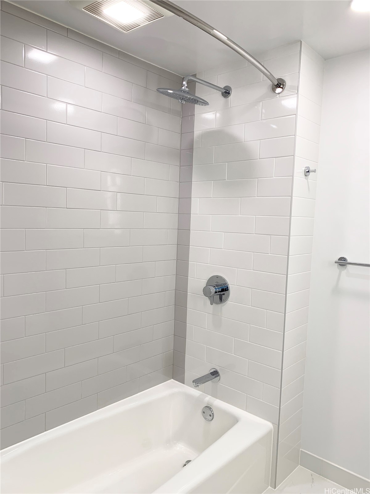 987 Queen Street 725 Property Photo 8