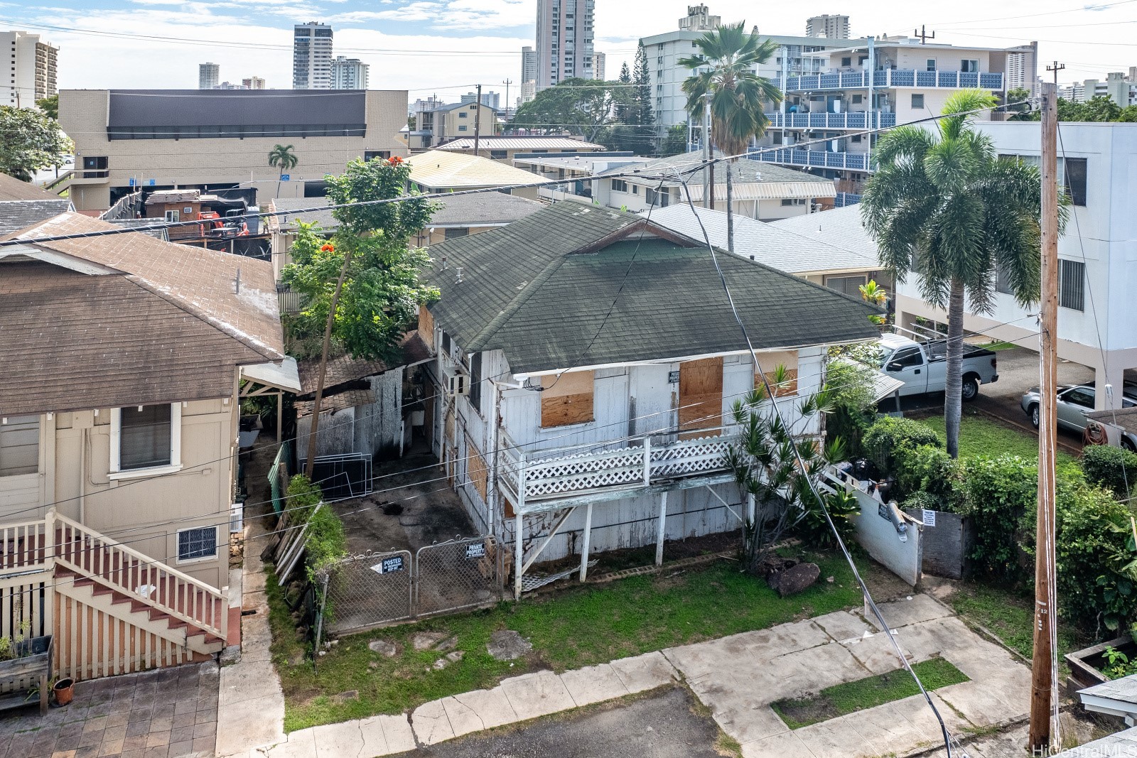 1819 Waiola Street C Property Photo 1