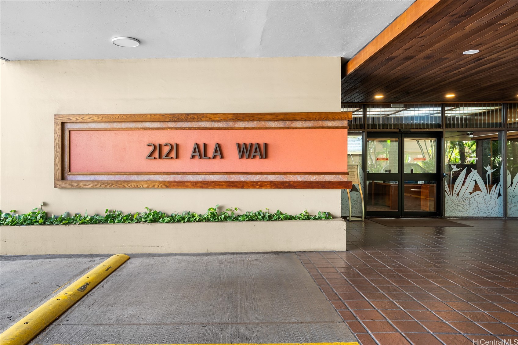 2121 Ala Wai Boulevard 1706 Property Photo 3