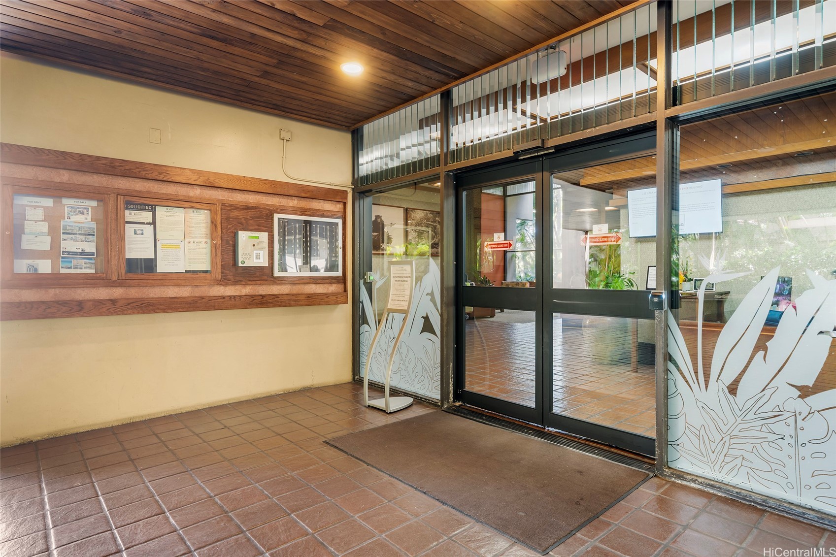 2121 Ala Wai Boulevard 1706 Property Photo 4
