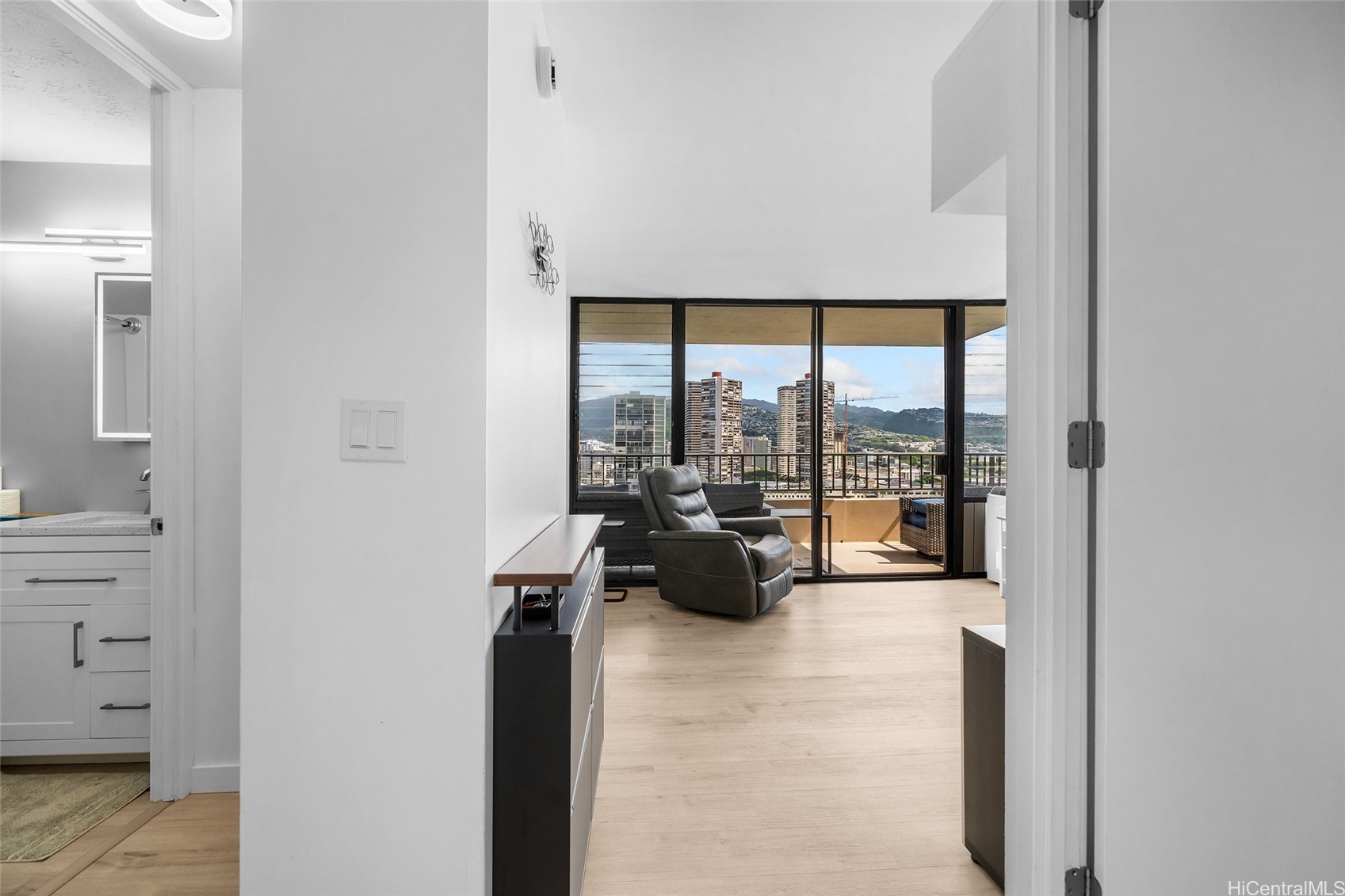 2121 Ala Wai Boulevard 1706 Property Photo 10