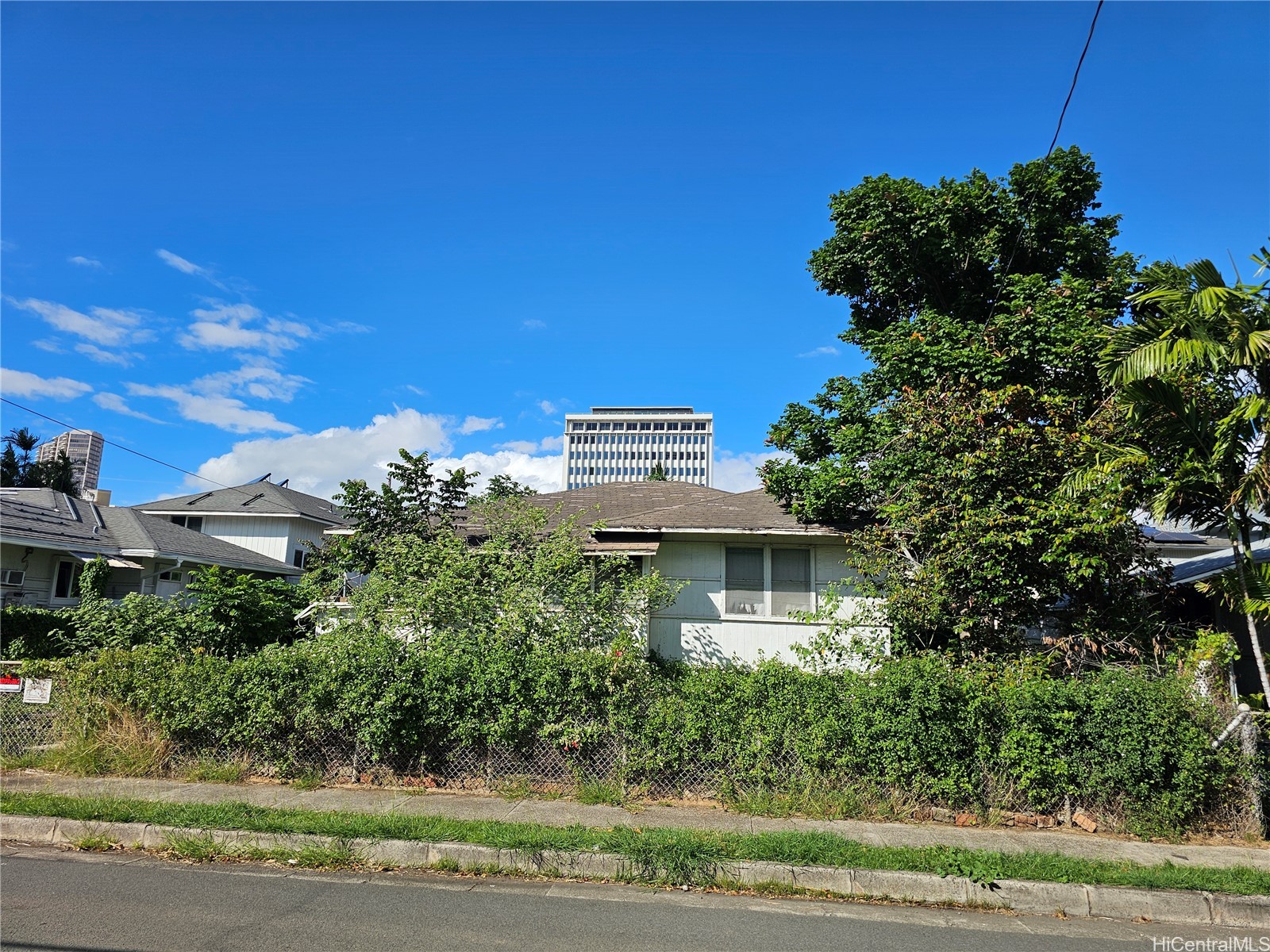 1140 Elm Street Property Photo 2