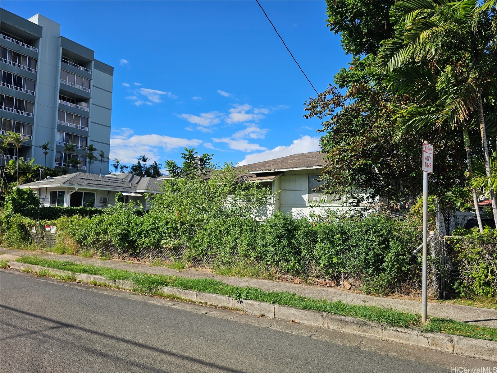 1140 Elm Street Property Photo 3