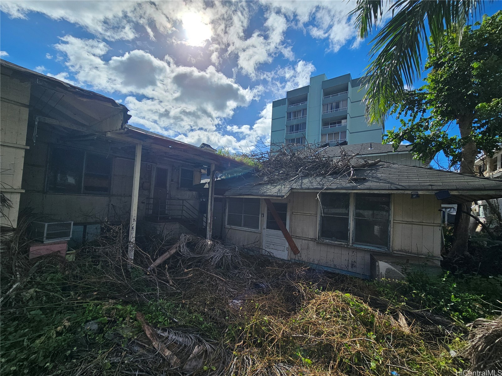 1140 Elm Street Property Photo 4