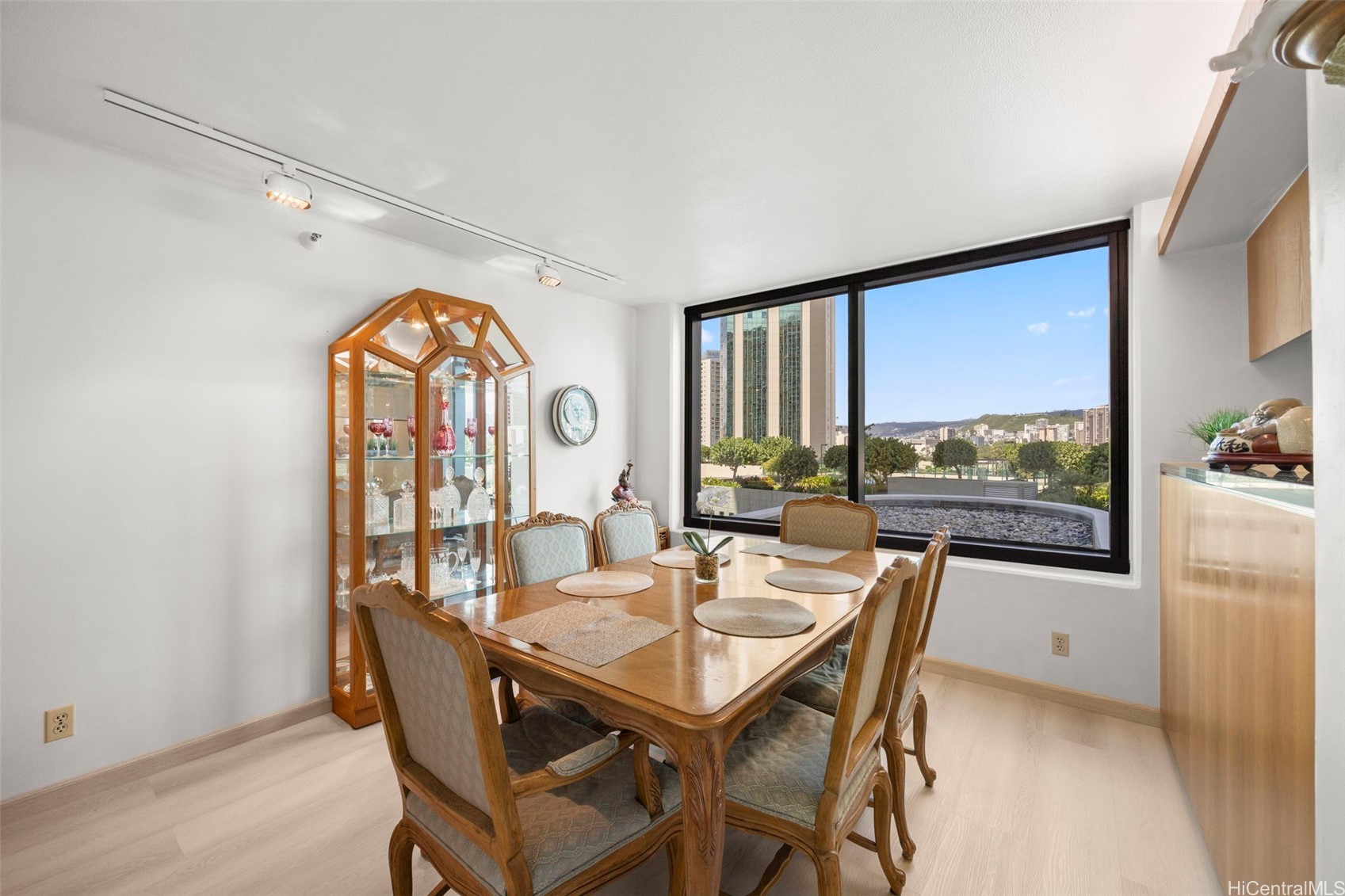 1330 Ala Moana Boulevard 608 Property Photo 2