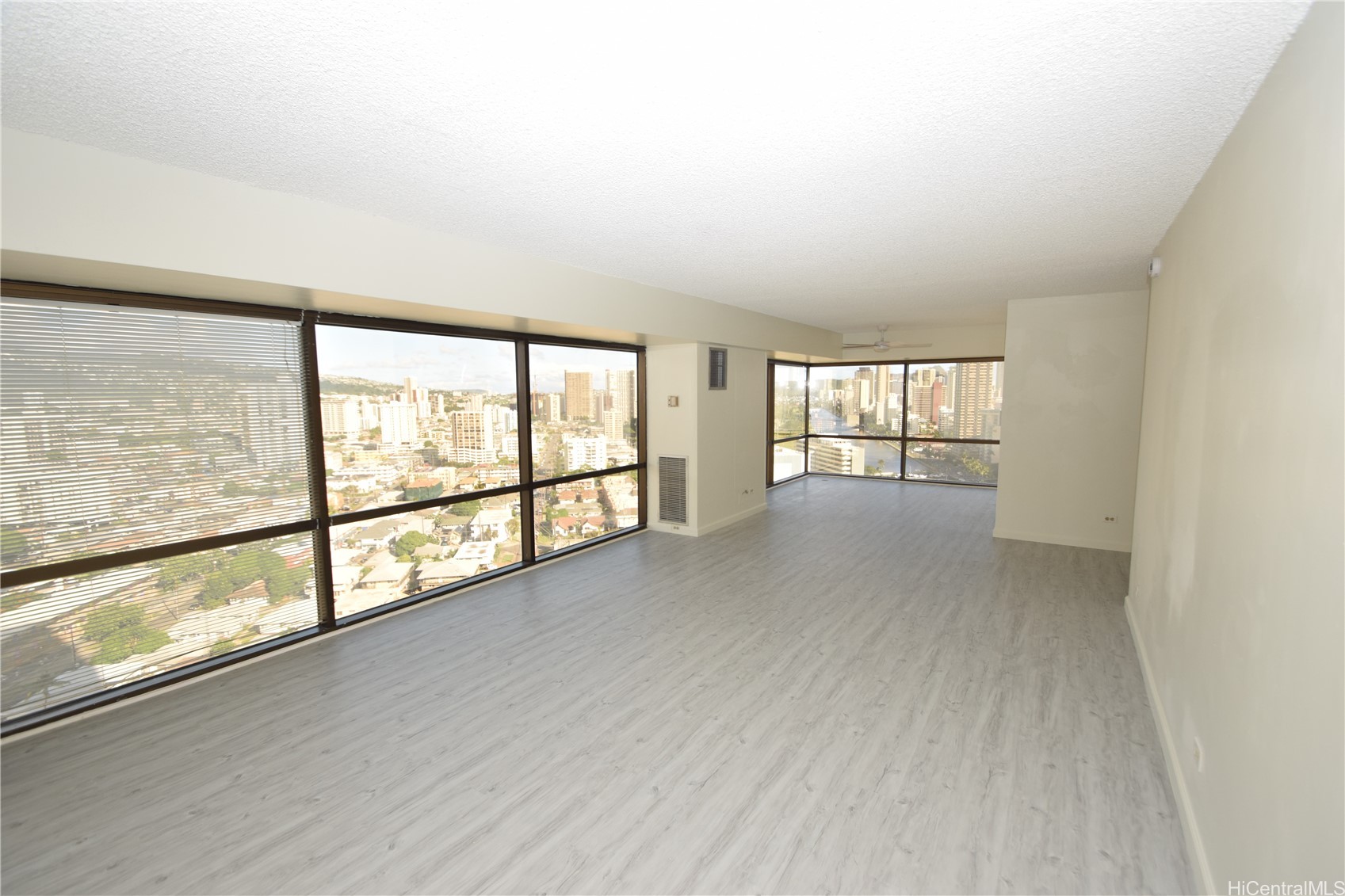 202619017 Property Photo 8