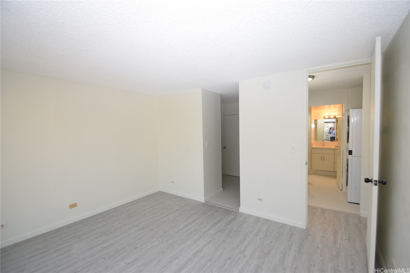 202619017 Property Photo 12