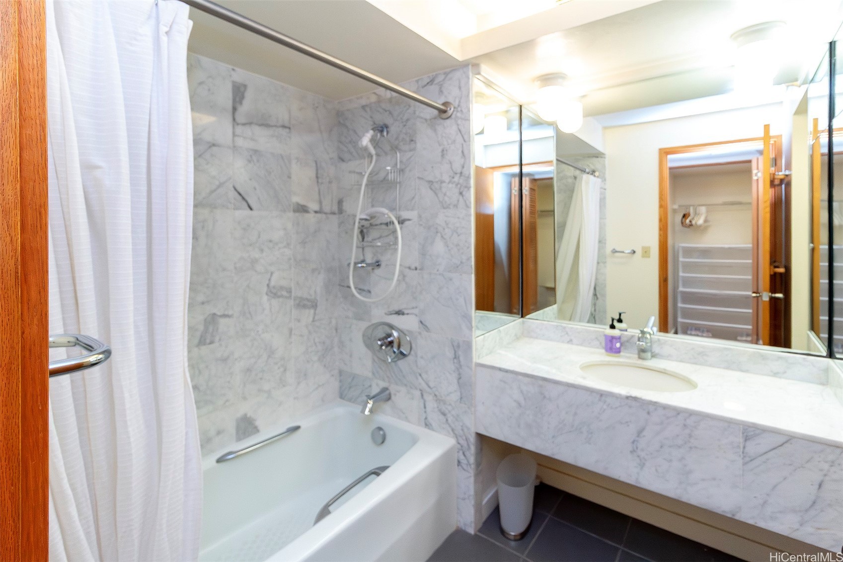 1330 Ala Moana Boulevard 604 Property Photo 16