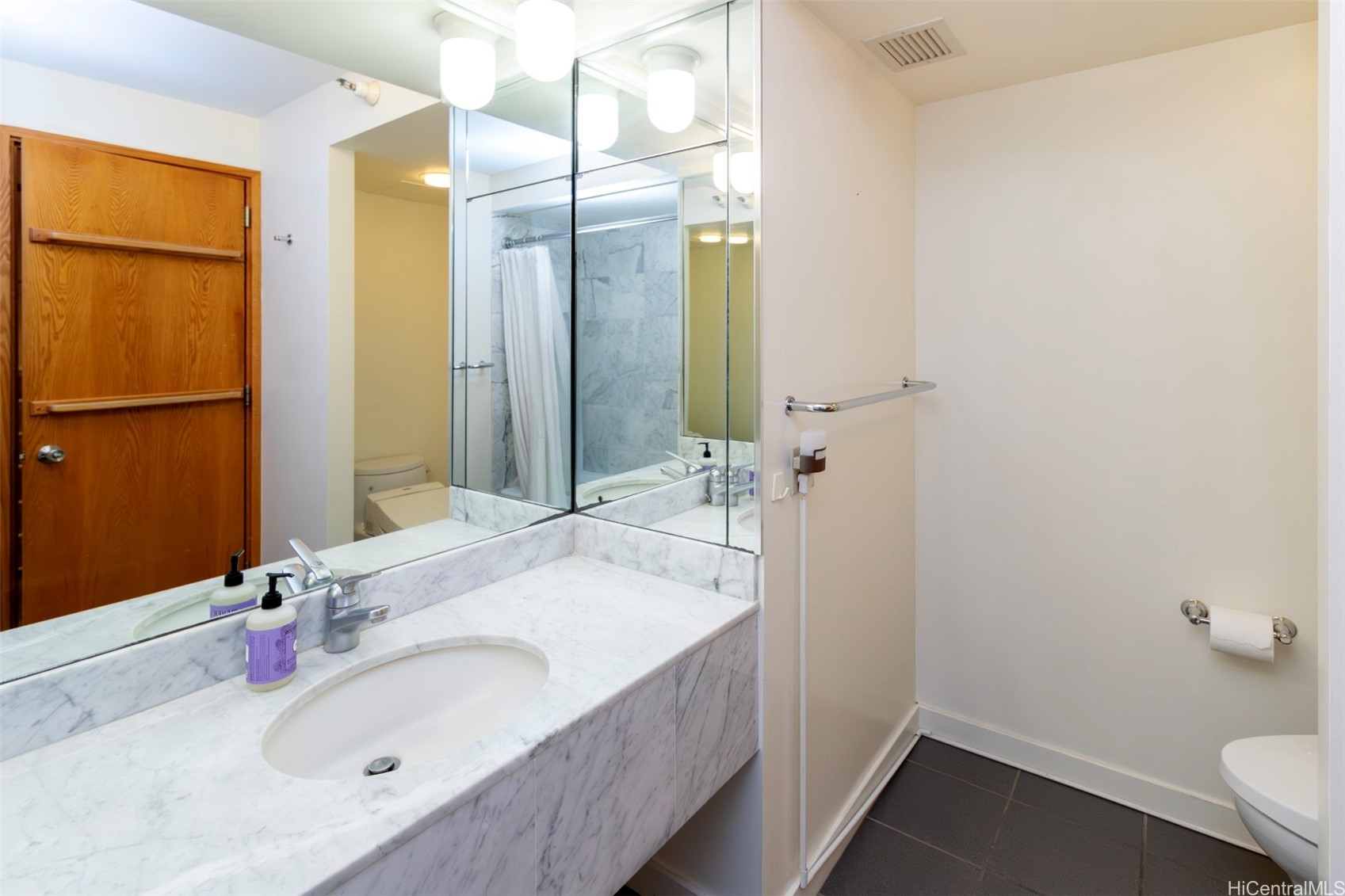 1330 Ala Moana Boulevard 604 Property Photo 17