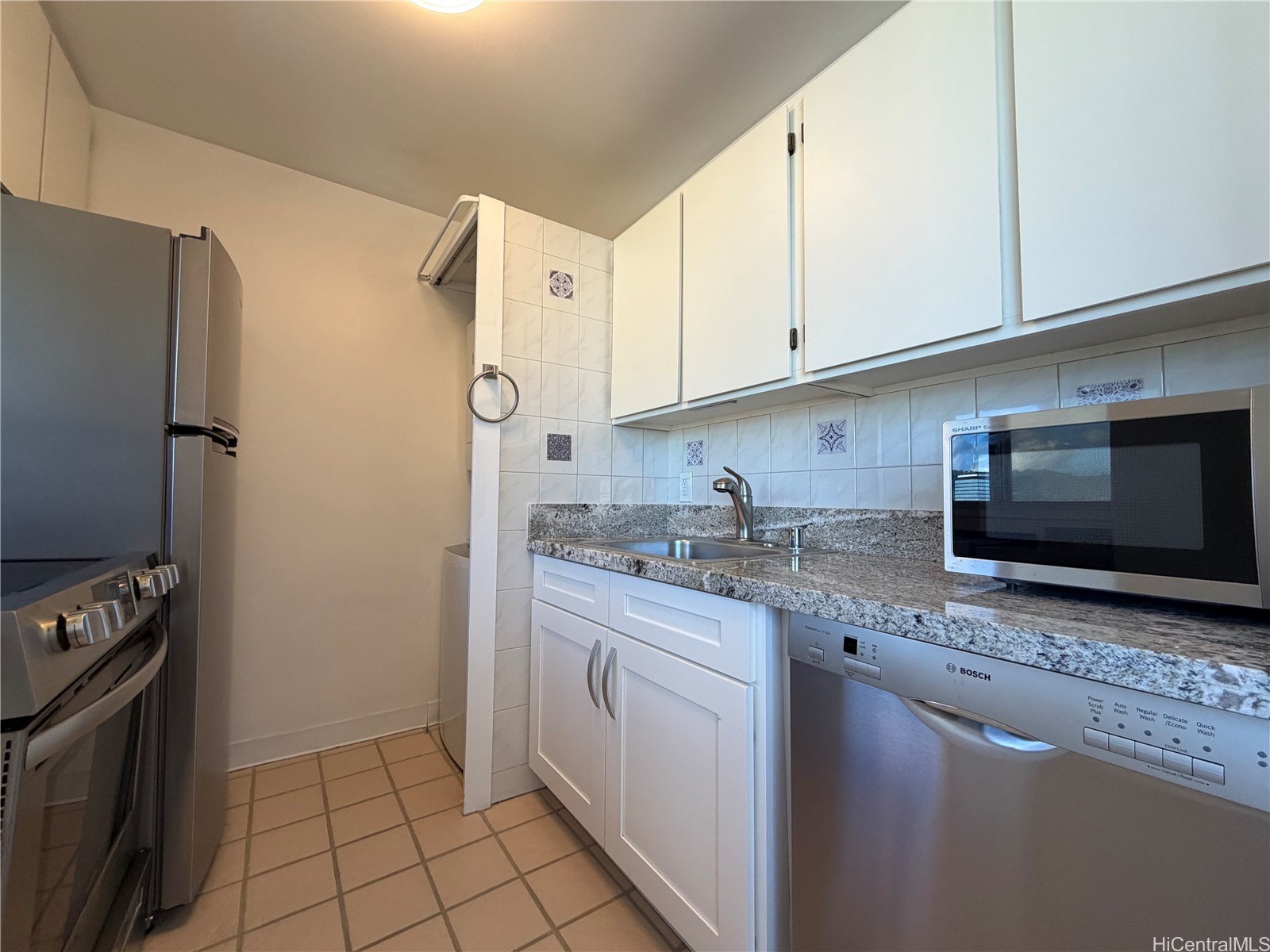 400 Hobron Lane 3404 Property Photo 1