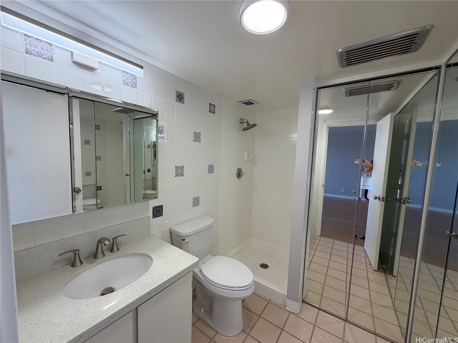 400 Hobron Lane 3404 Property Photo 4
