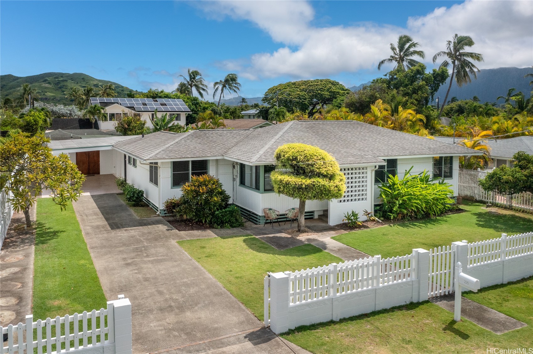 225 Awakea Road Property Photo 1