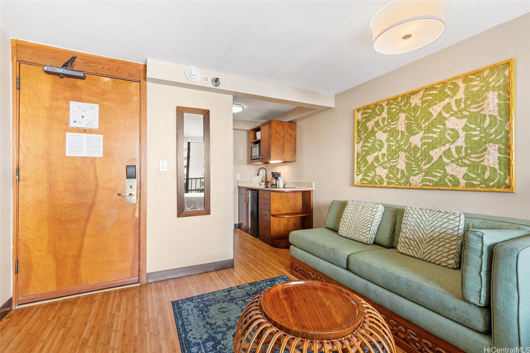 2425 Kuhio Avenue 705 Property Photo 4