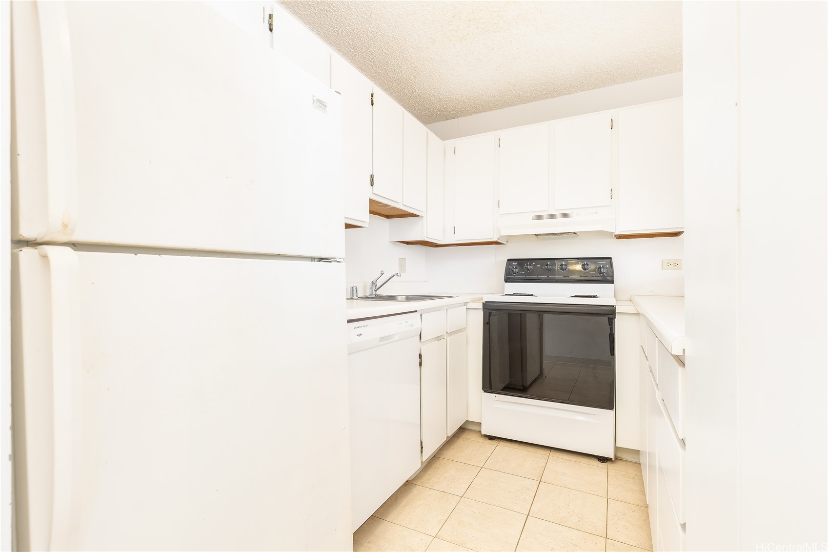 411 Hobron Lane 2507 Property Photo 6
