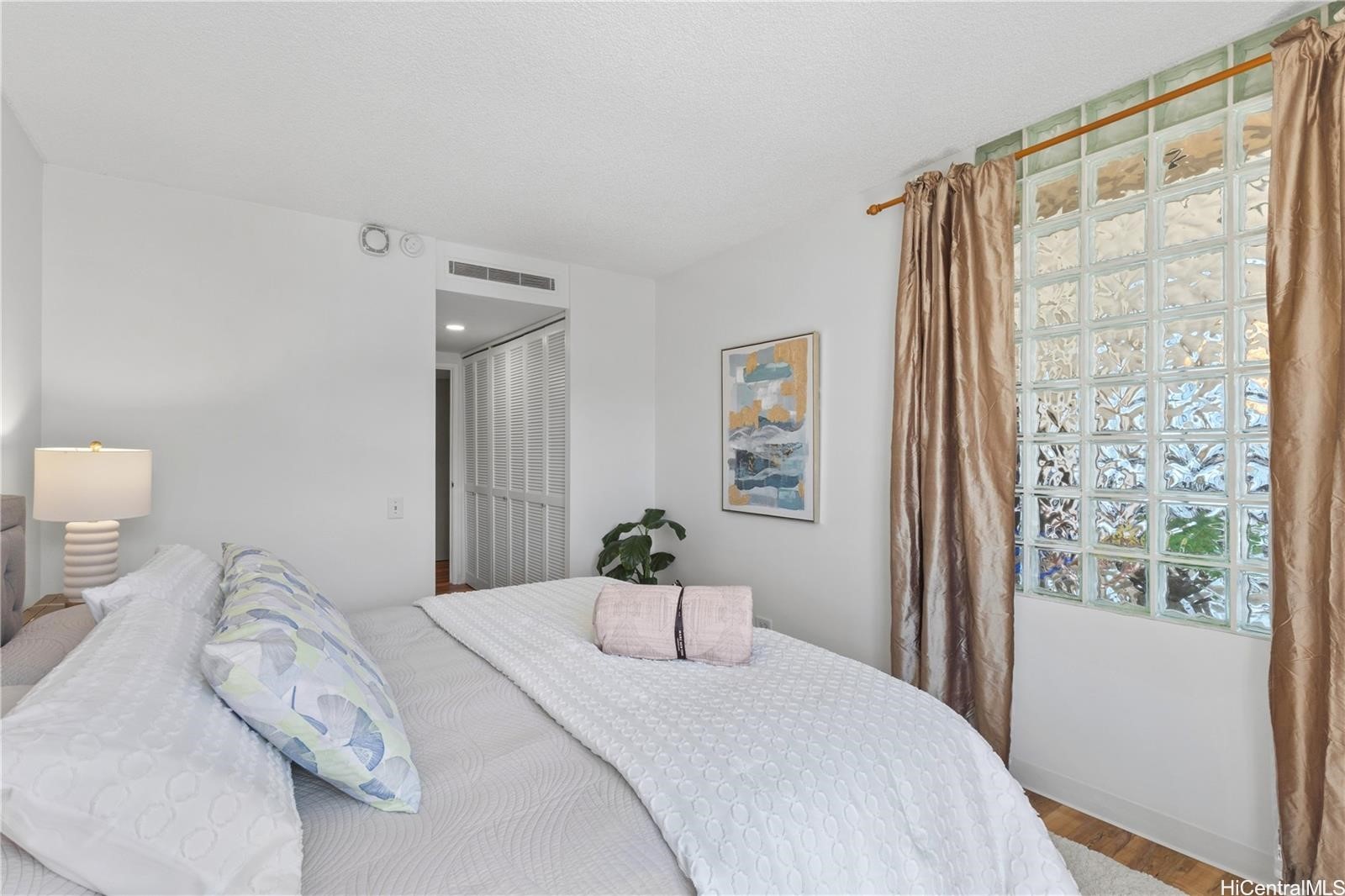 700 Richards Street 2204 Property Photo 11