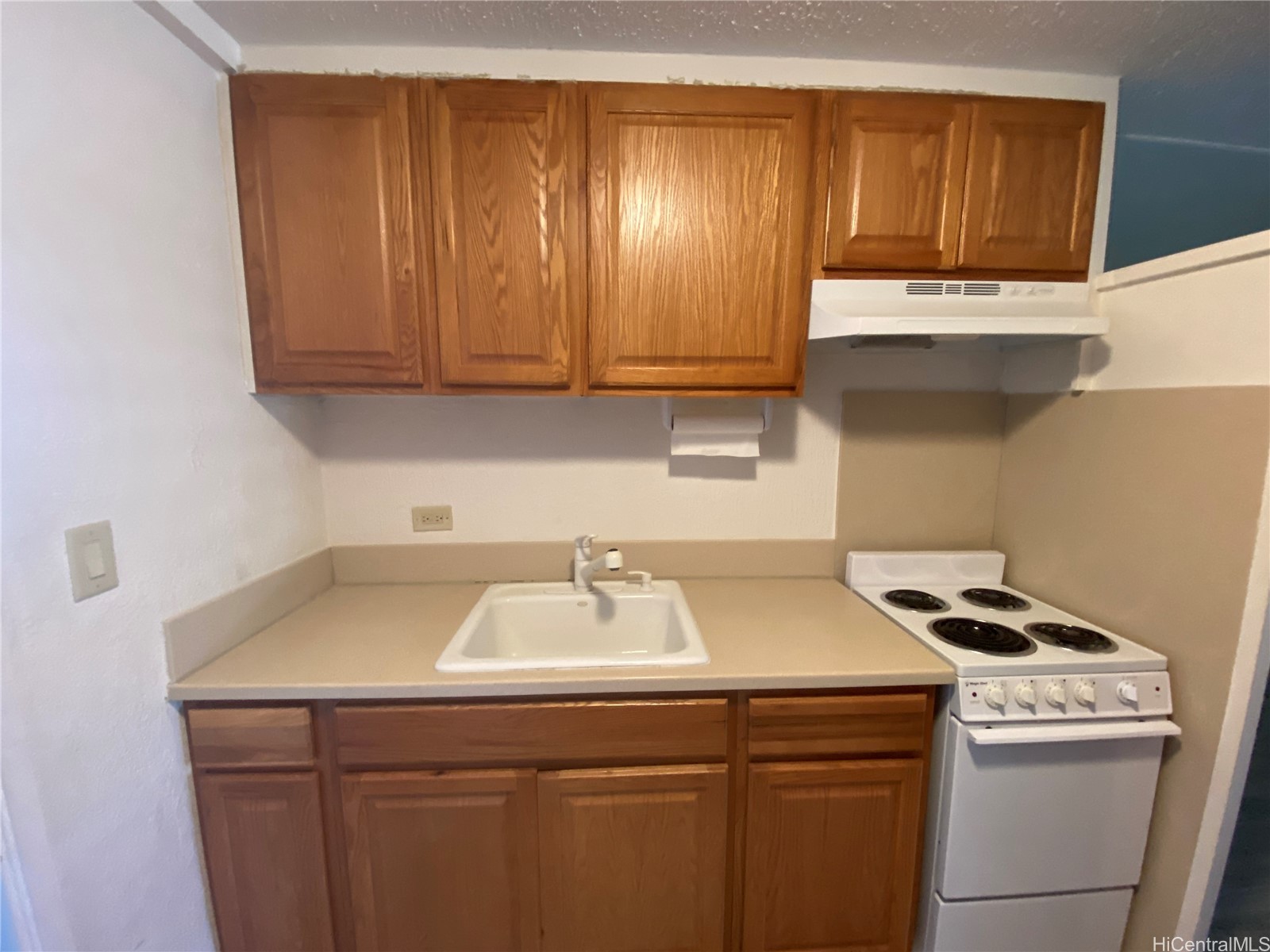 1735 Dole Street 108 Property Photo 4