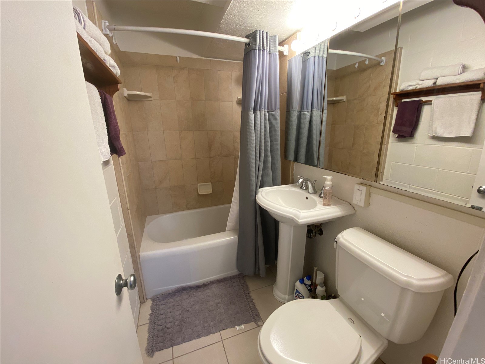 1735 Dole Street 108 Property Photo 6