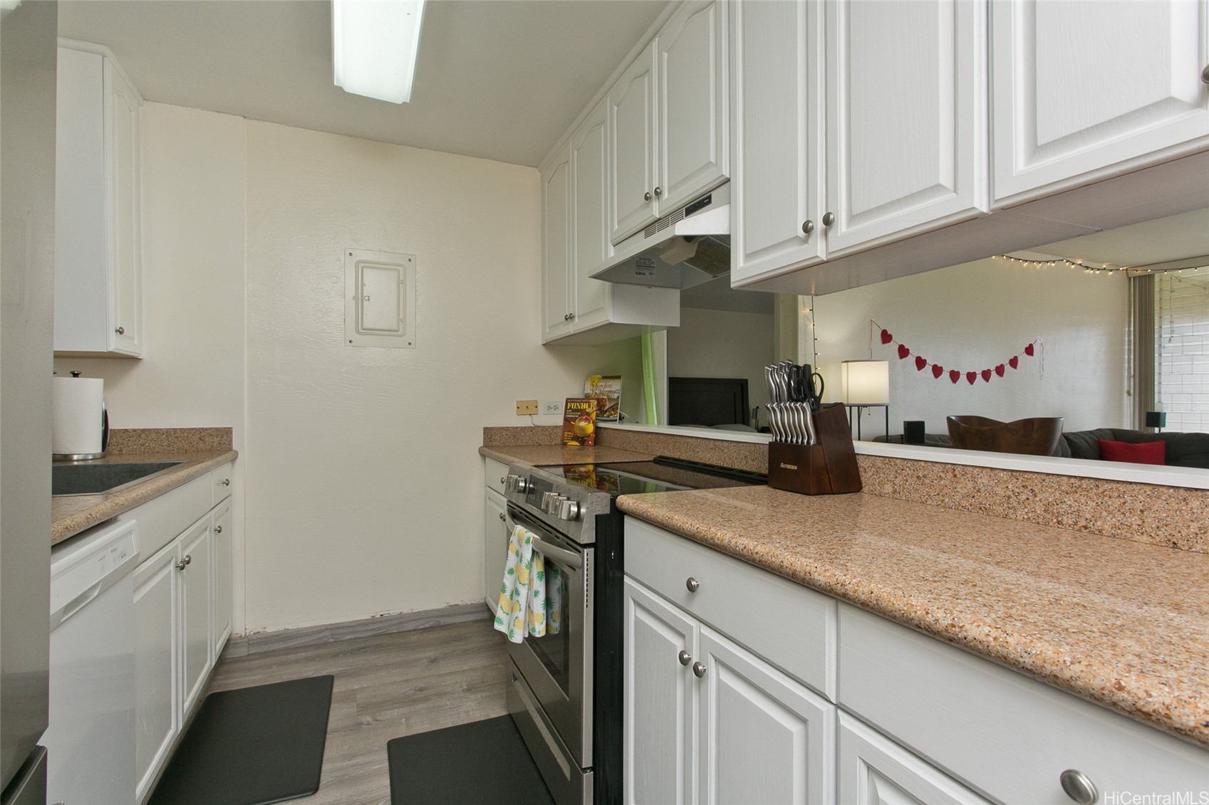 98-719 Iho Place 5-703 Property Photo 7