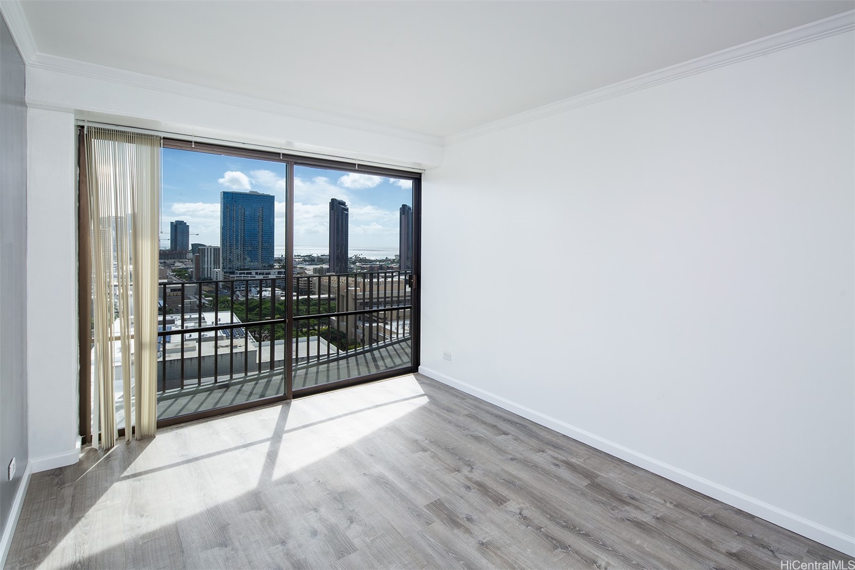 700 Richards Street 2107 Property Photo 5